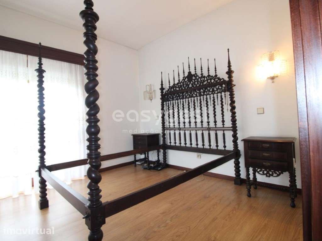 Moradia localizada em zona residencial junto ao HUC em Coimbra - Grande imagem: 4/14