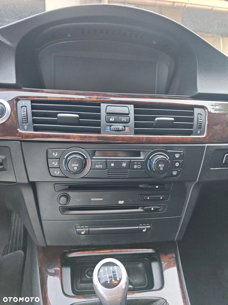 BMW 3 Series 2005 photo 3