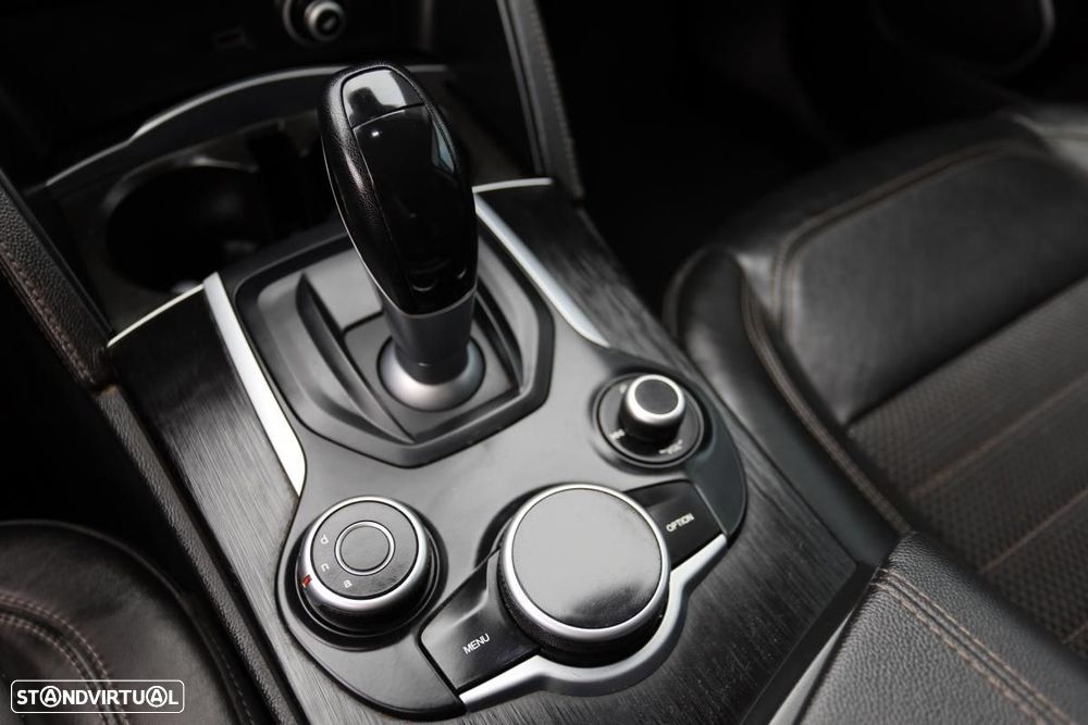 Alfa Romeo Stelvio 2.2 D Super AT8 - 9