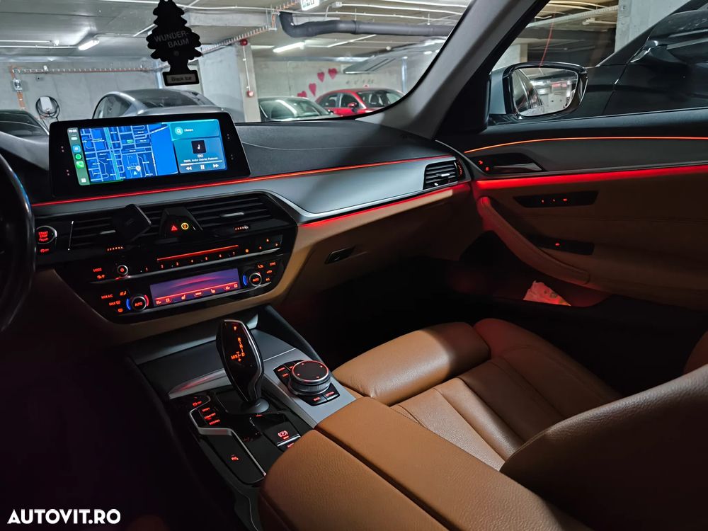 BMW Seria 5 530i xDrive AT - 15