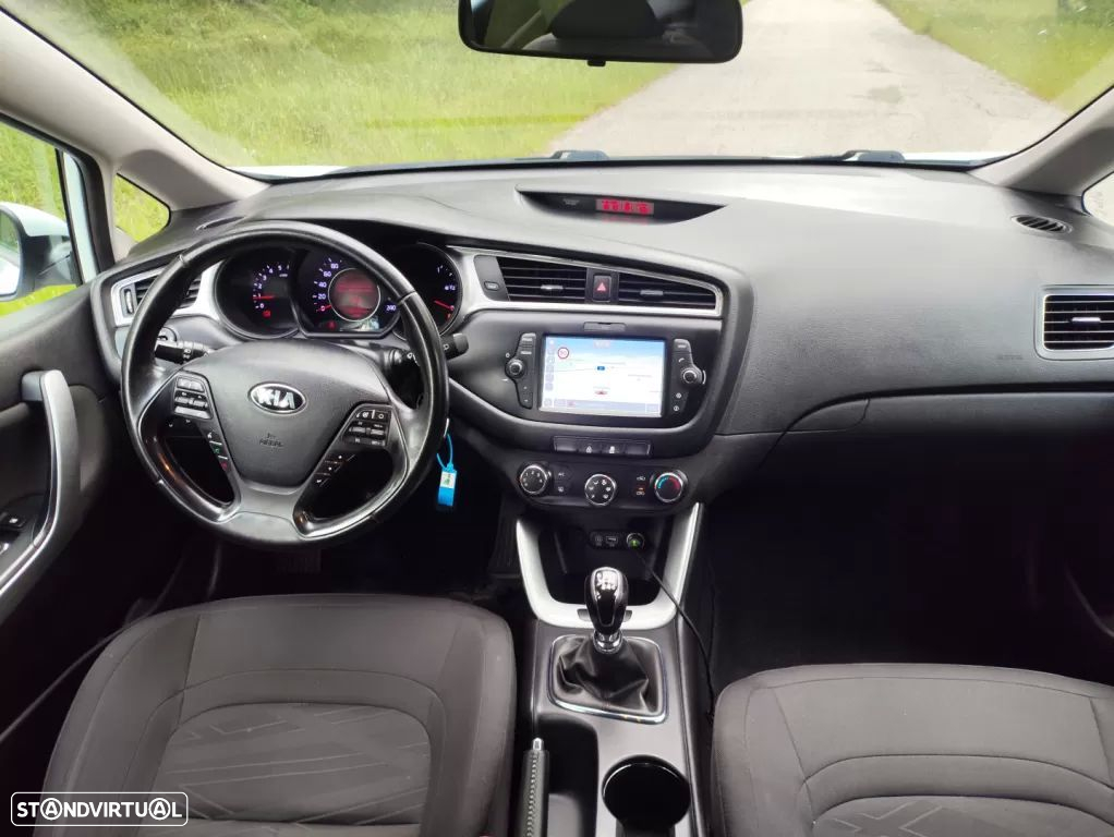 Kia Ceed SW 1.6 CRDi Nav Line - 17
