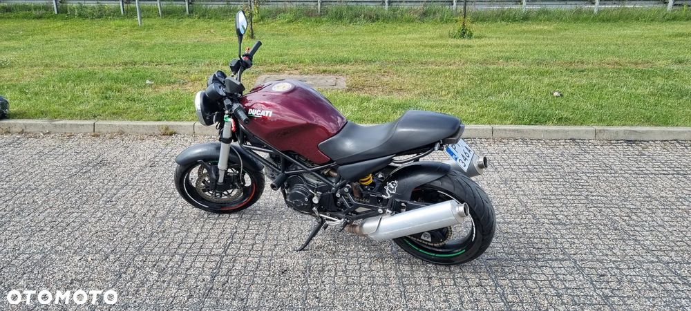 Ducati Monster - 11