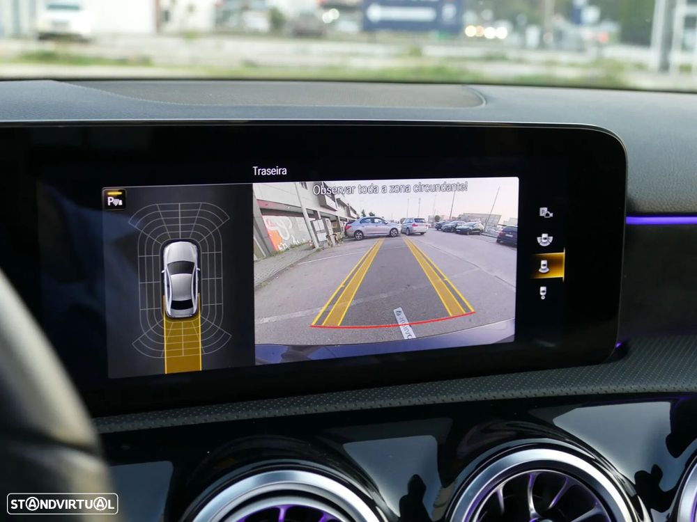 Mercedes-Benz A 250 Limousine e AMG Line - 23