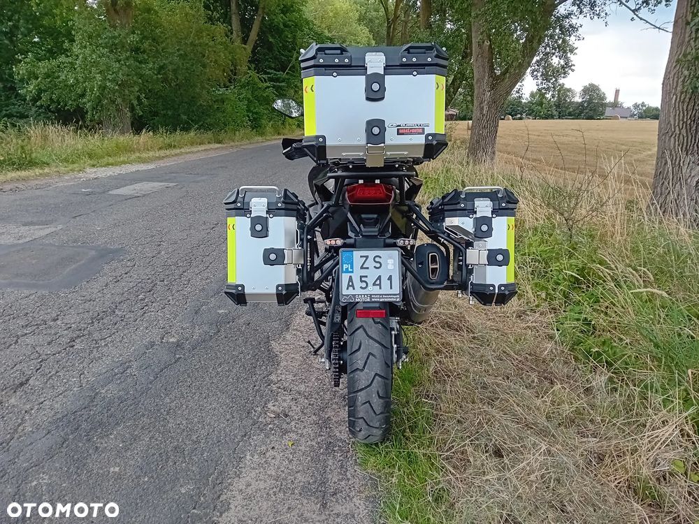 QJMOTOR SRT900SX - 8