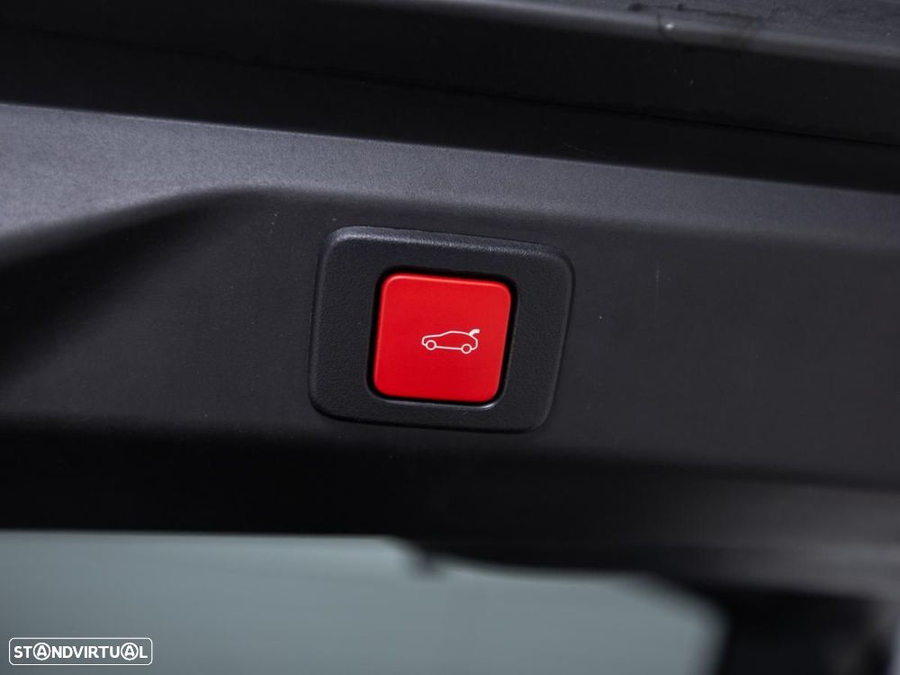 Peugeot E-3008 73 kWh GT - 14
