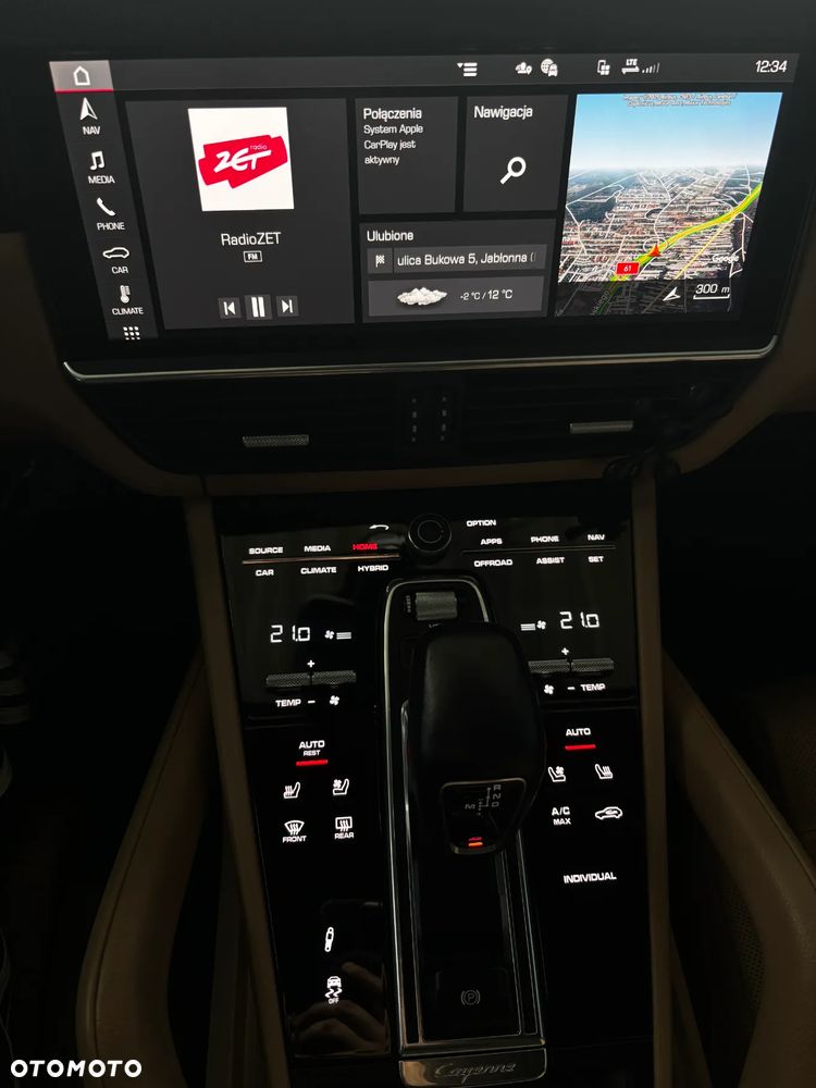 Porsche Cayenne - 26
