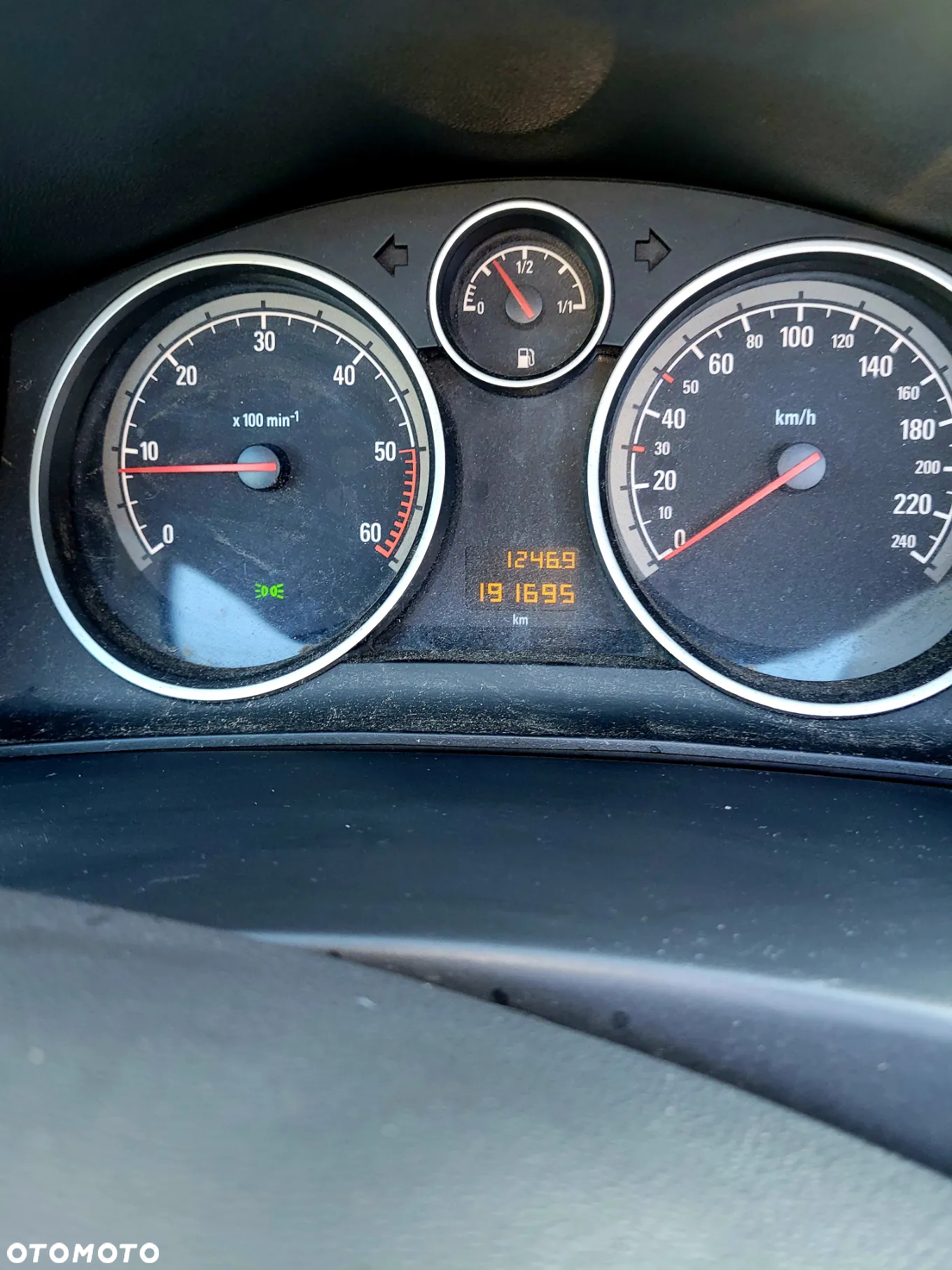 Opel Astra Twin Top 1.9 CDTI Edition - 18