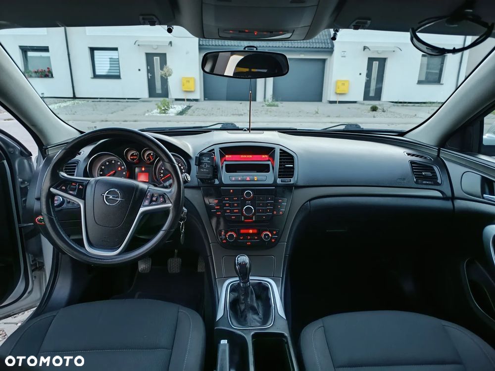 Opel Insignia 1.8 - 10