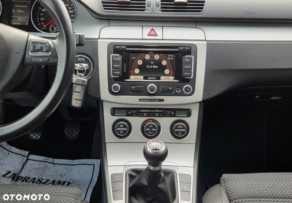 Volkswagen Passat - 13