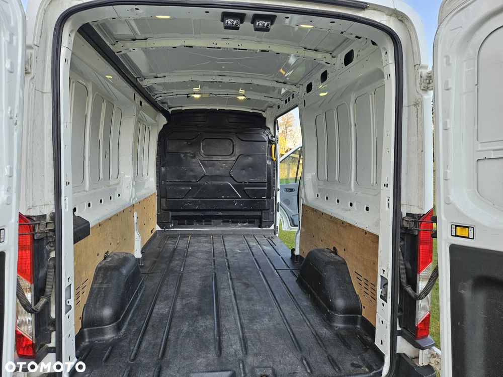 Ford Transit - 10