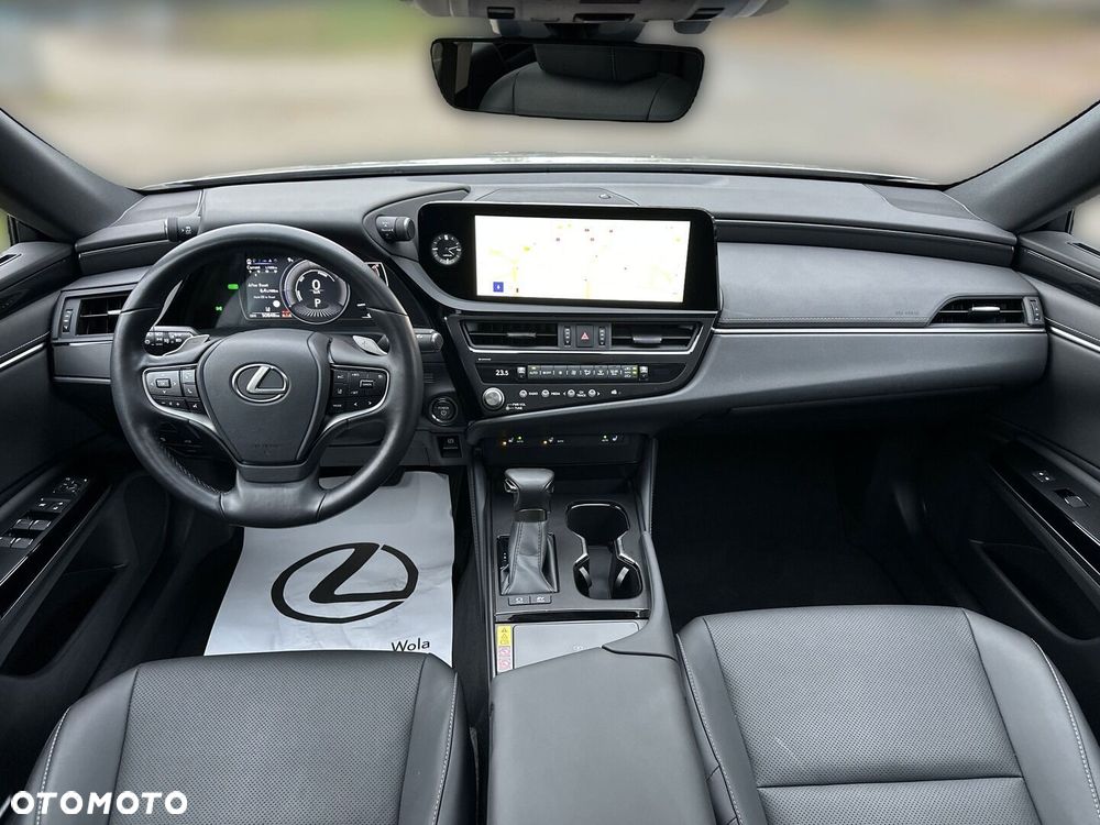 Lexus ES 300h Business Edition - 18