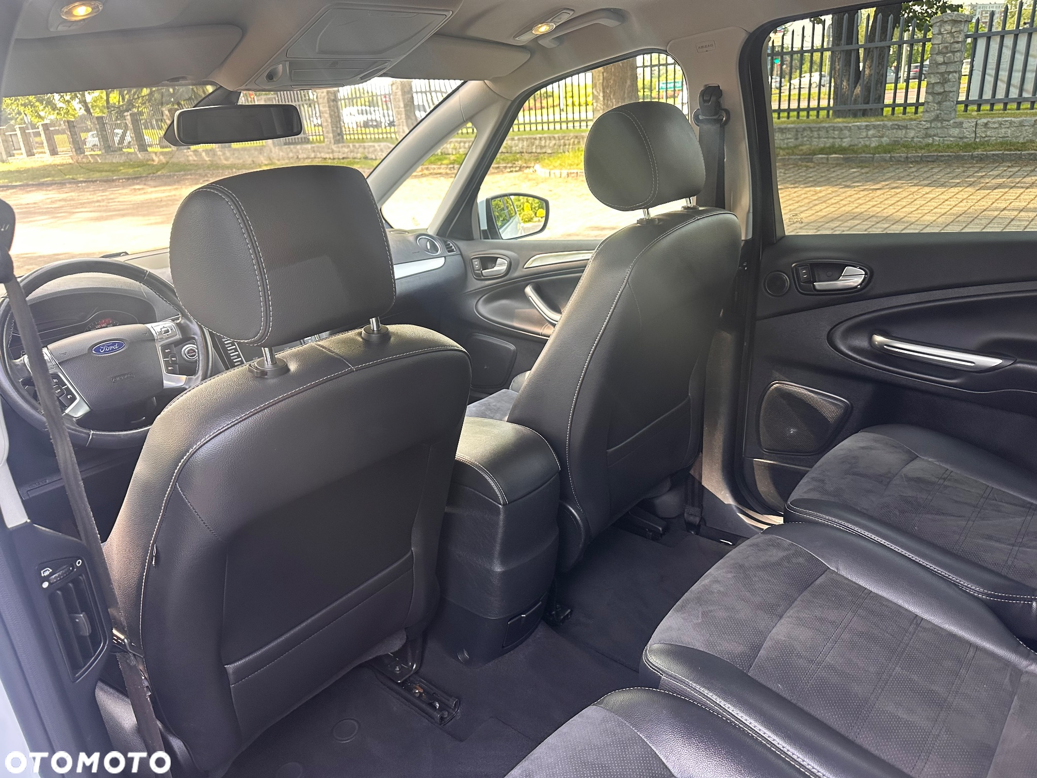 Ford S-Max 2.0 TDCi DPF Titanium - 24