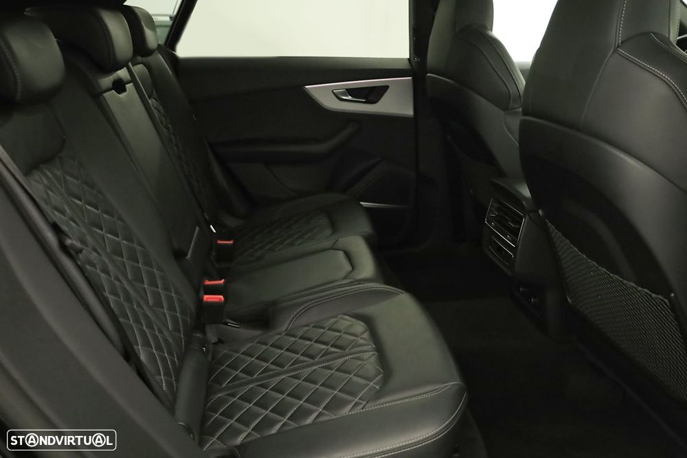 Audi Q8 55 TFSIe quattro Tiptronic - 26