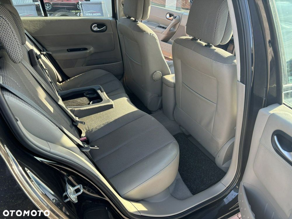 Renault Megane 2.0 Dynamique - 21