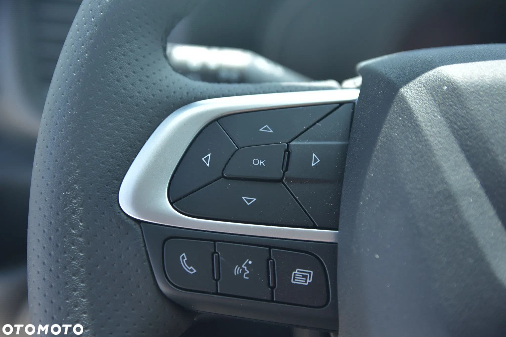 Iveco Daily zabudowa 10EP międzynarodowa kabina sypialna - 11