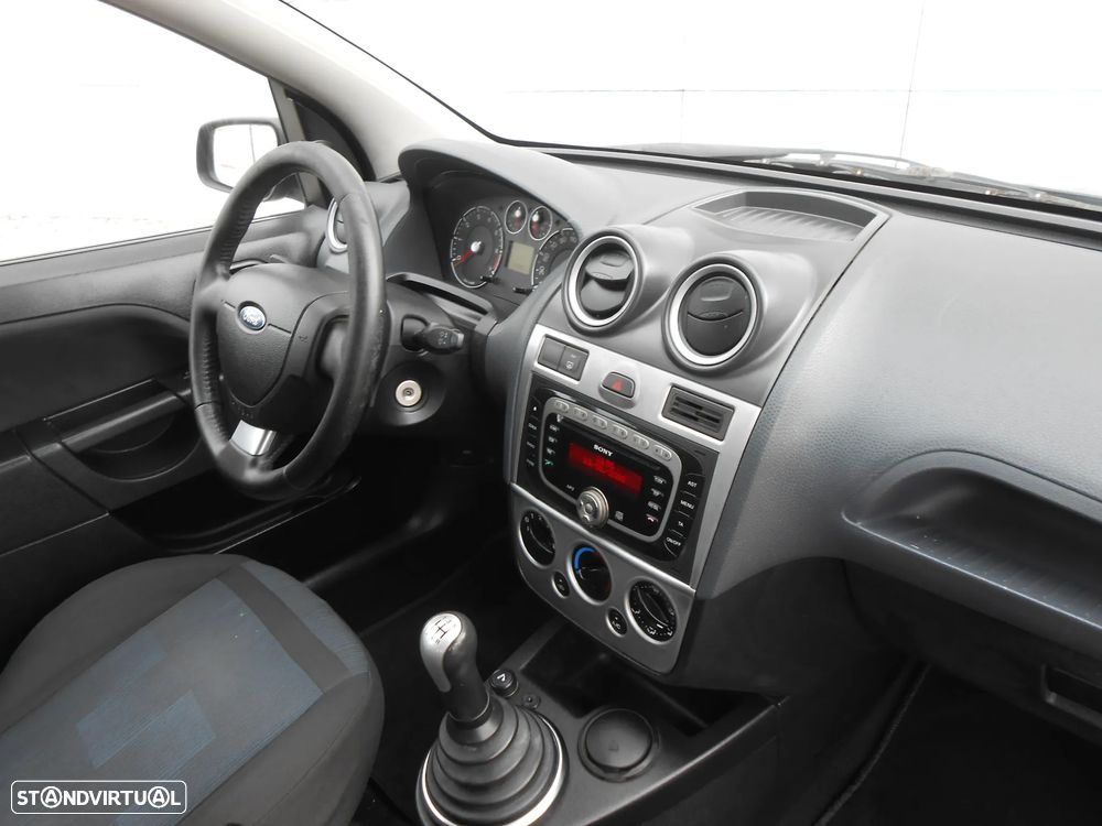Ford Fiesta 1.25 Trend - 24