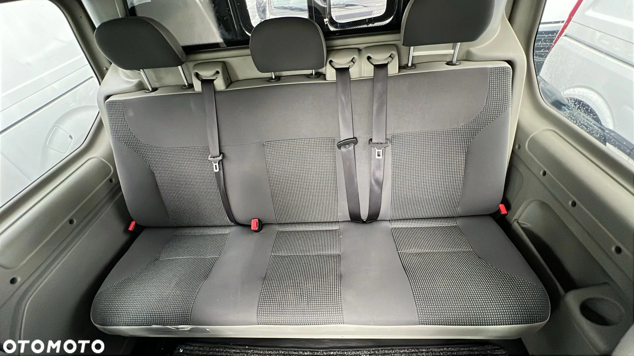 Opel VIVARO BRYGADÓWKA LONG KLIMATYZACJA - 32
