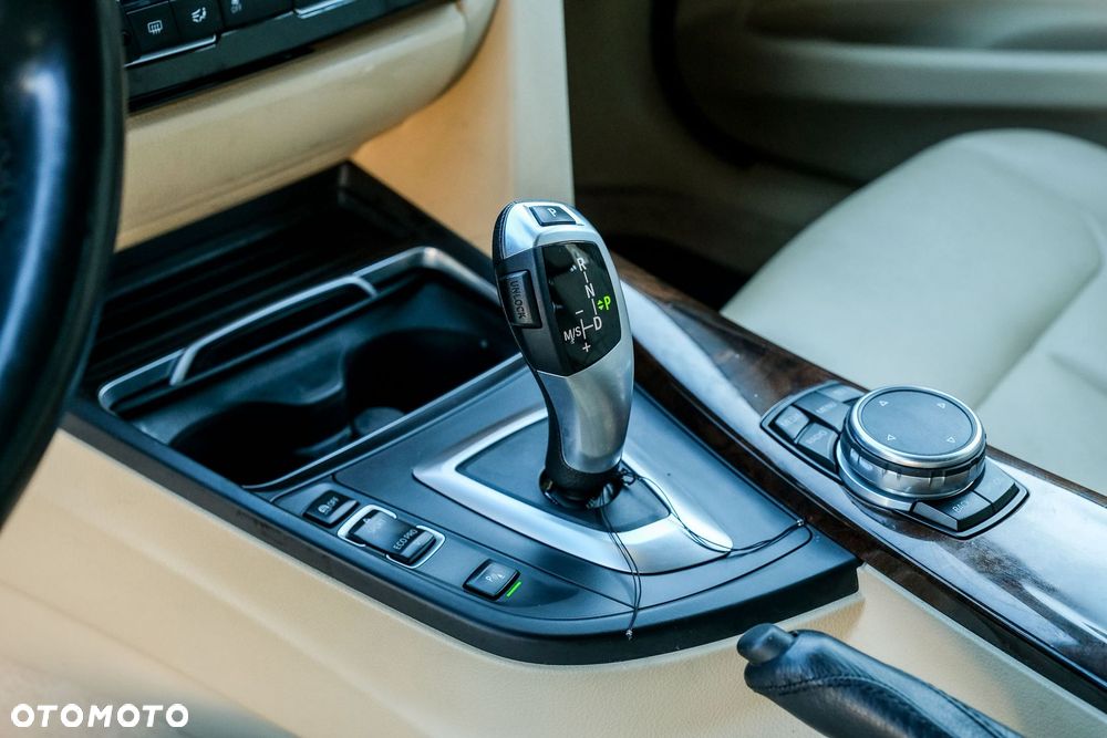 BMW Seria 3 320d xDrive Luxury Line - 20