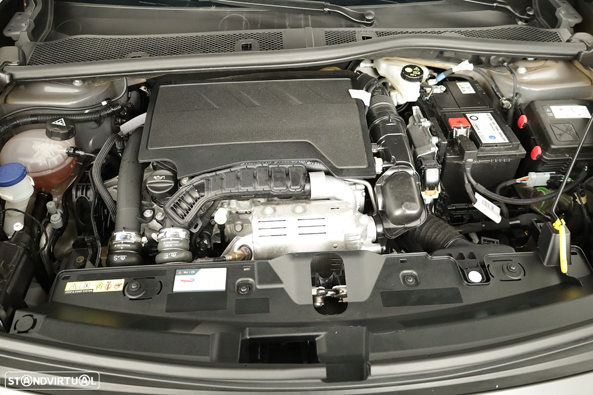 Peugeot 2008 1.2 PureTech Allure EAT8 - 27