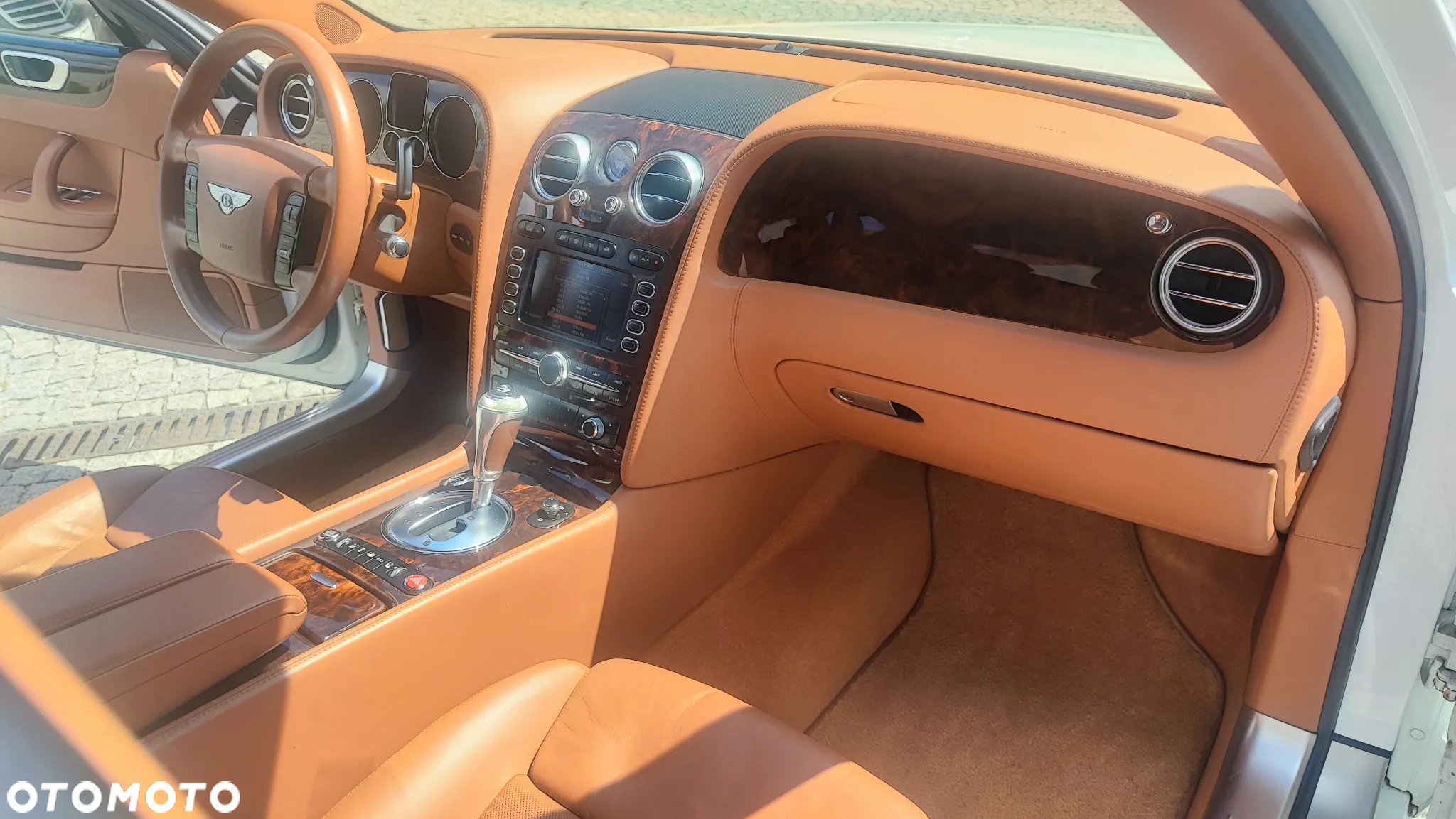 Bentley Flying Spur Continental - 26