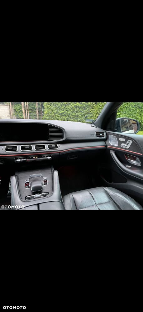 Mercedes-Benz GLS - 33