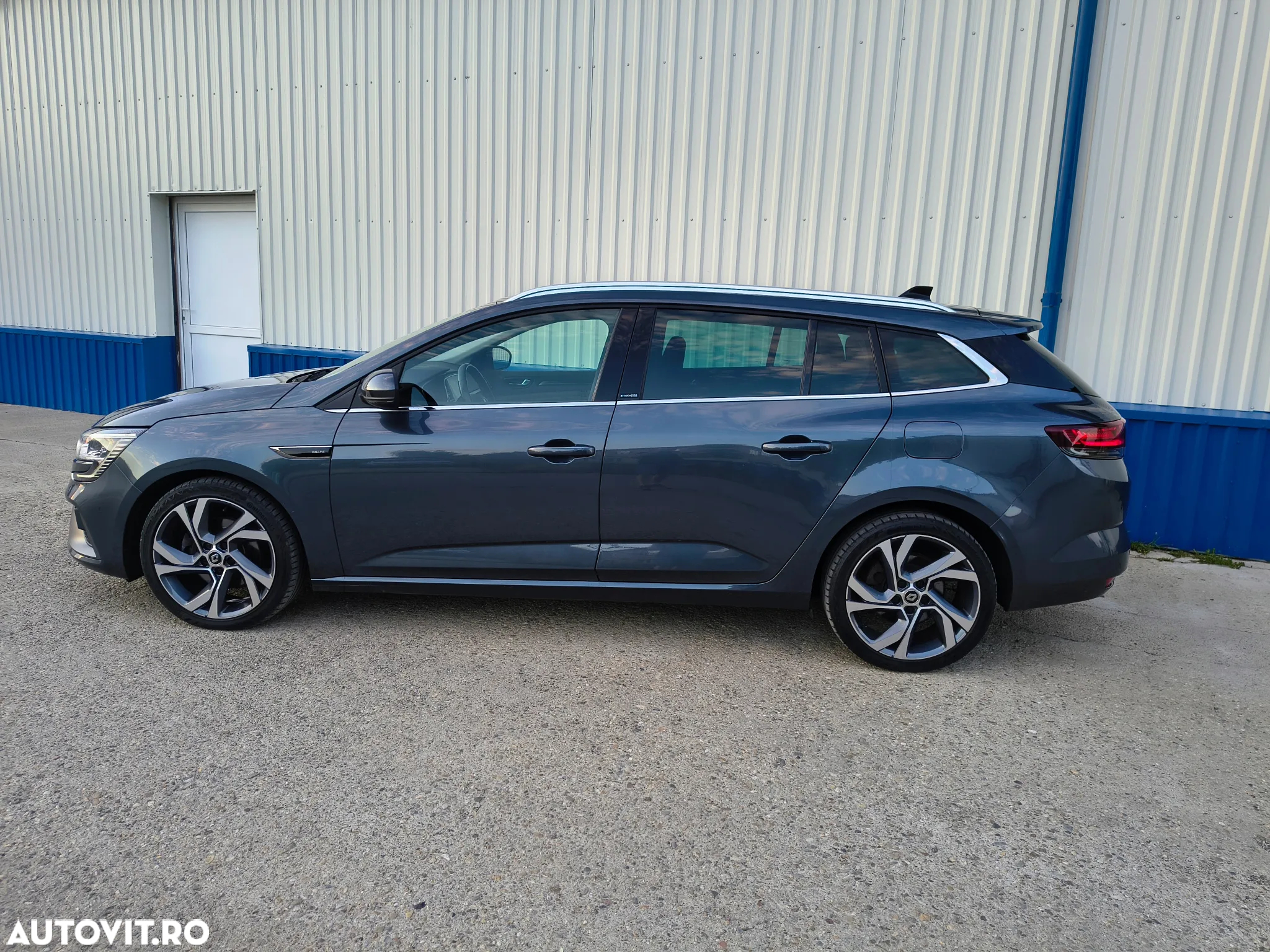 Renault Megane Grandtour E-TECH Plug-in 160 R.S. LINE - 2