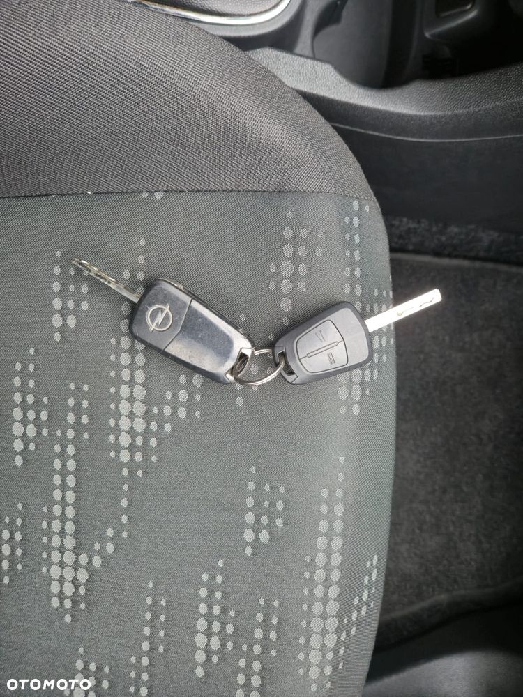 Opel Corsa 1.4 16V Satellite - 25