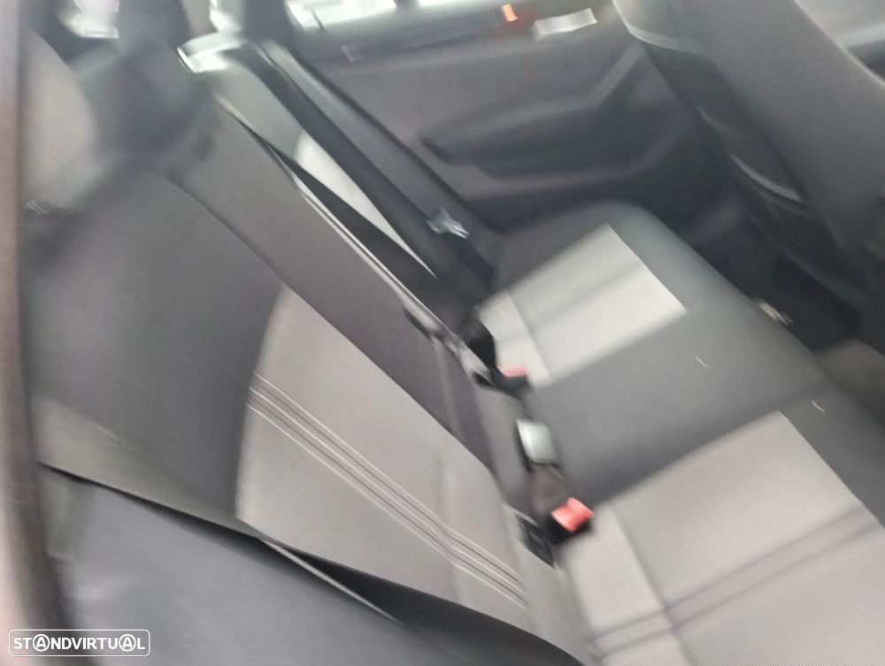 BMW X1 sDrive18d Sport Line - 14