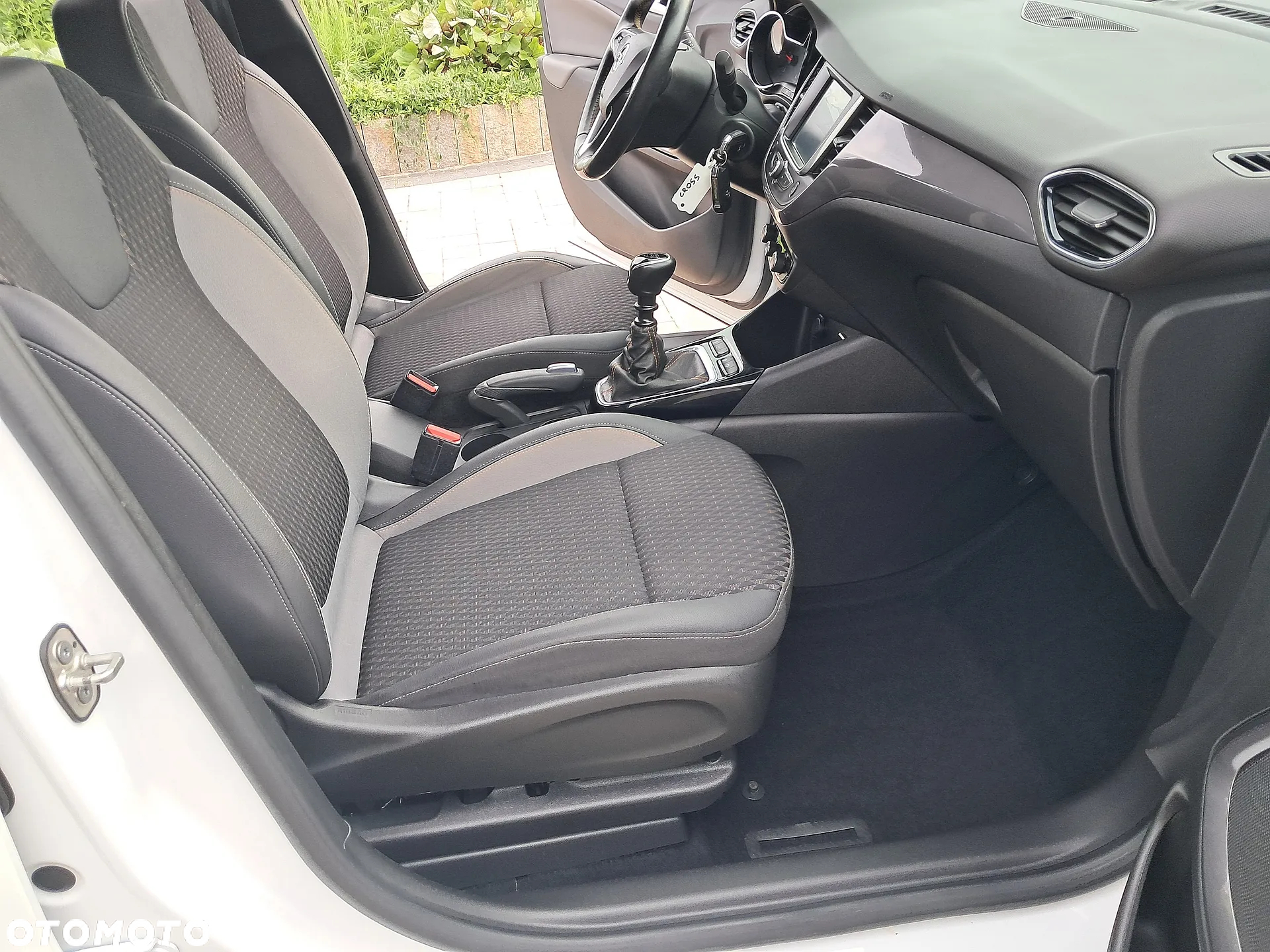 Opel Crossland X - 10