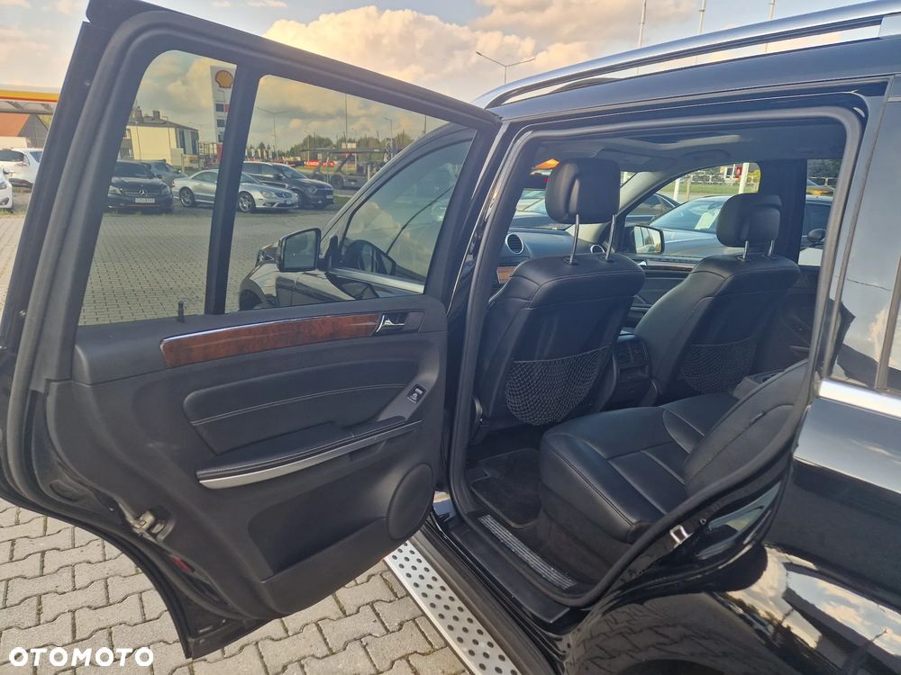 Mercedes-Benz GL 450 4Matic 7G-TRONIC Grand Edition - 23