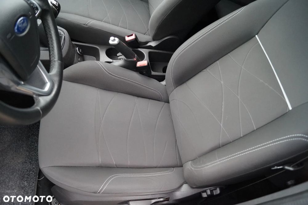 Ford Fiesta 1.0 Champions Edition - 17