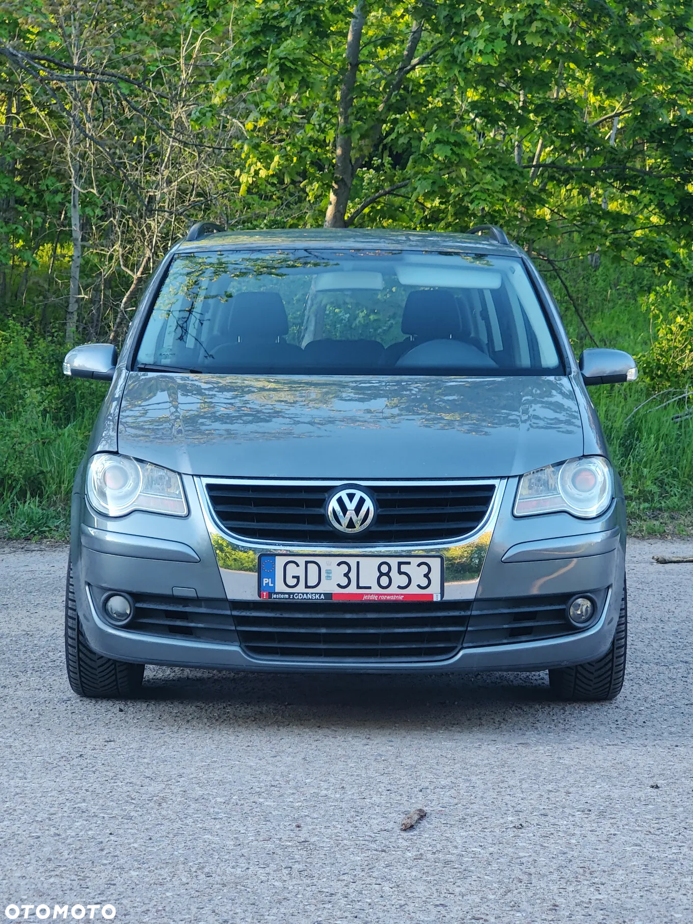Volkswagen Touran - 4