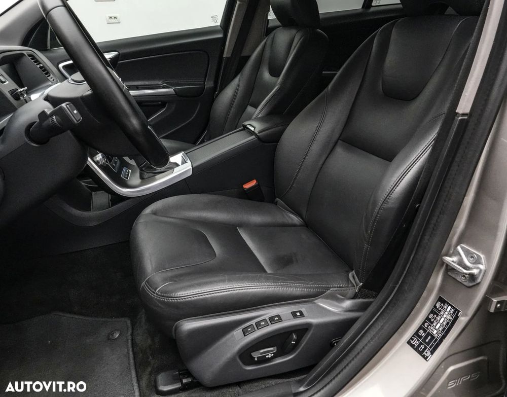 Volvo V60 D5 Momentum - 13