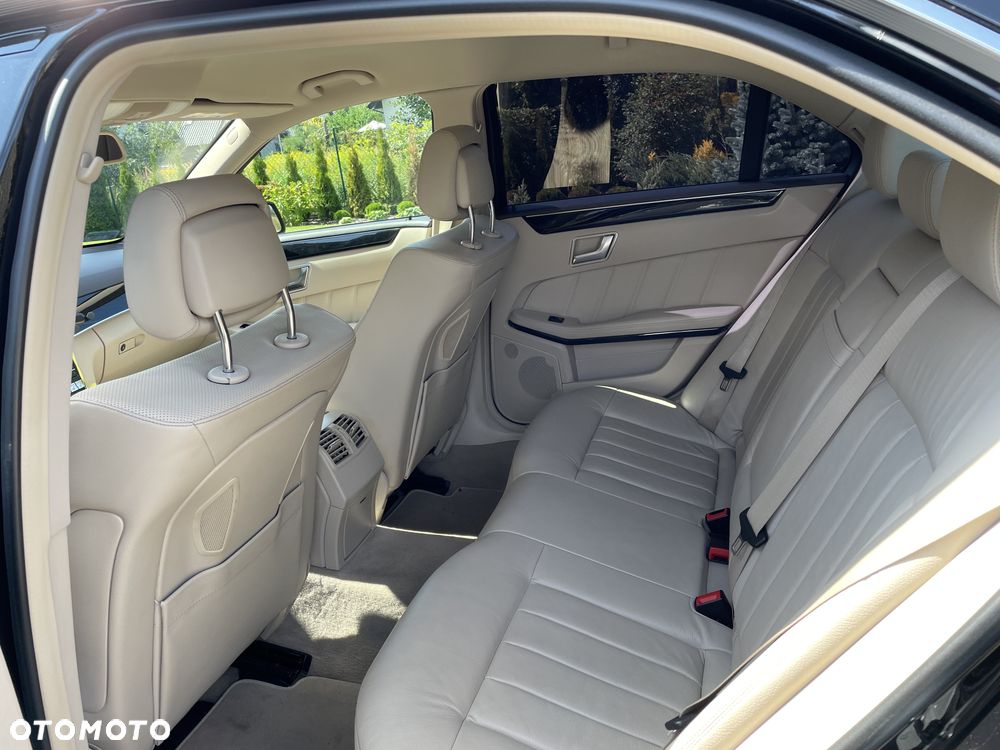 Mercedes-Benz Klasa E 220 BlueTEC 4-Matic Elegance - 12