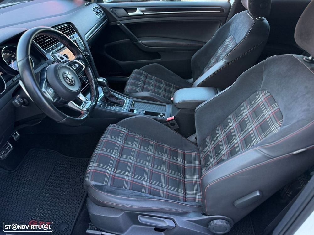 VW Golf 2.0 TSi GTi DSG Performance - 44