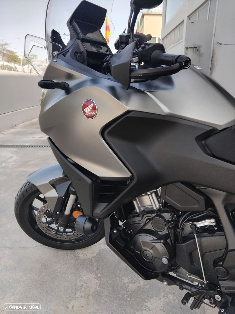 Honda NT - 6