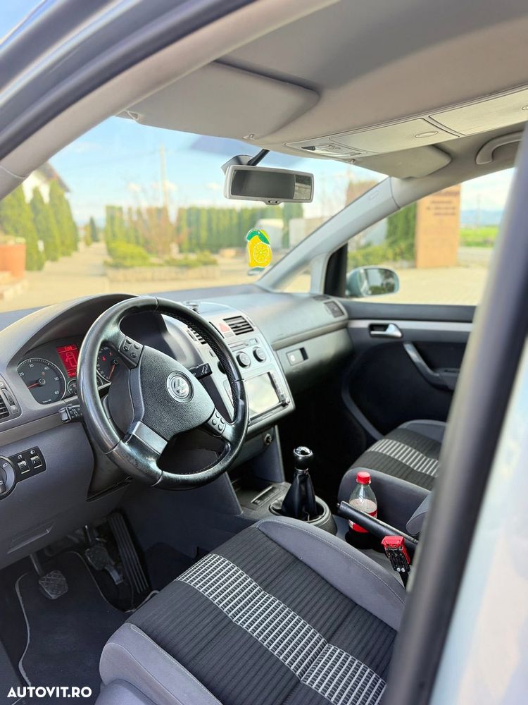 Volkswagen Touran 2.0 TDI Highline - 7
