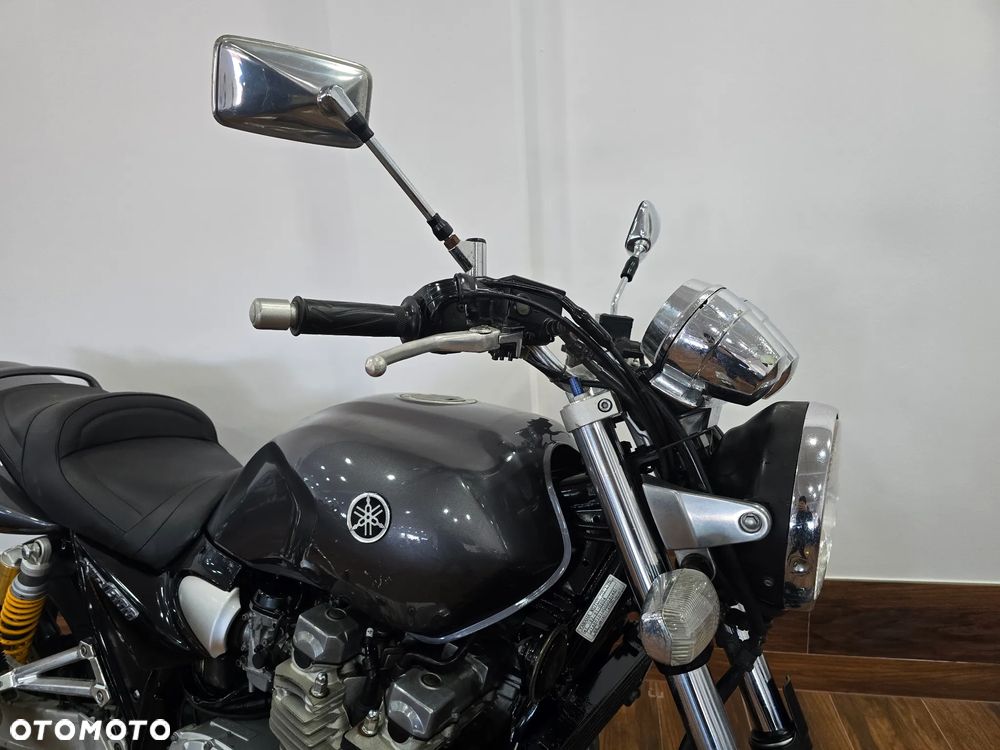 Yamaha XJR - 28