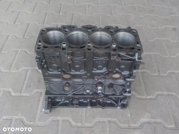 VW T5 2.0 TDI CAA BLOK SILNIKA
