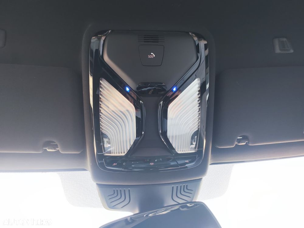 BMW Seria 5 530i xDrive AT MHEV - 35