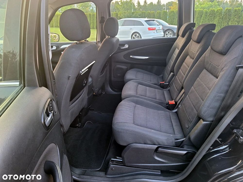 Ford Galaxy 2.0 Champions Edition - 18