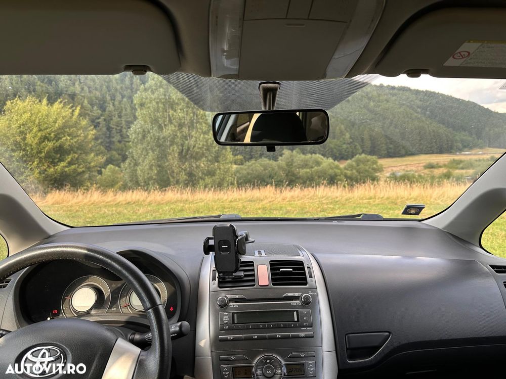 Toyota Auris 2.0 D-4D - 9