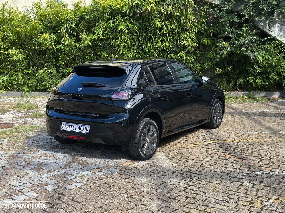 Peugeot e-208 - 15