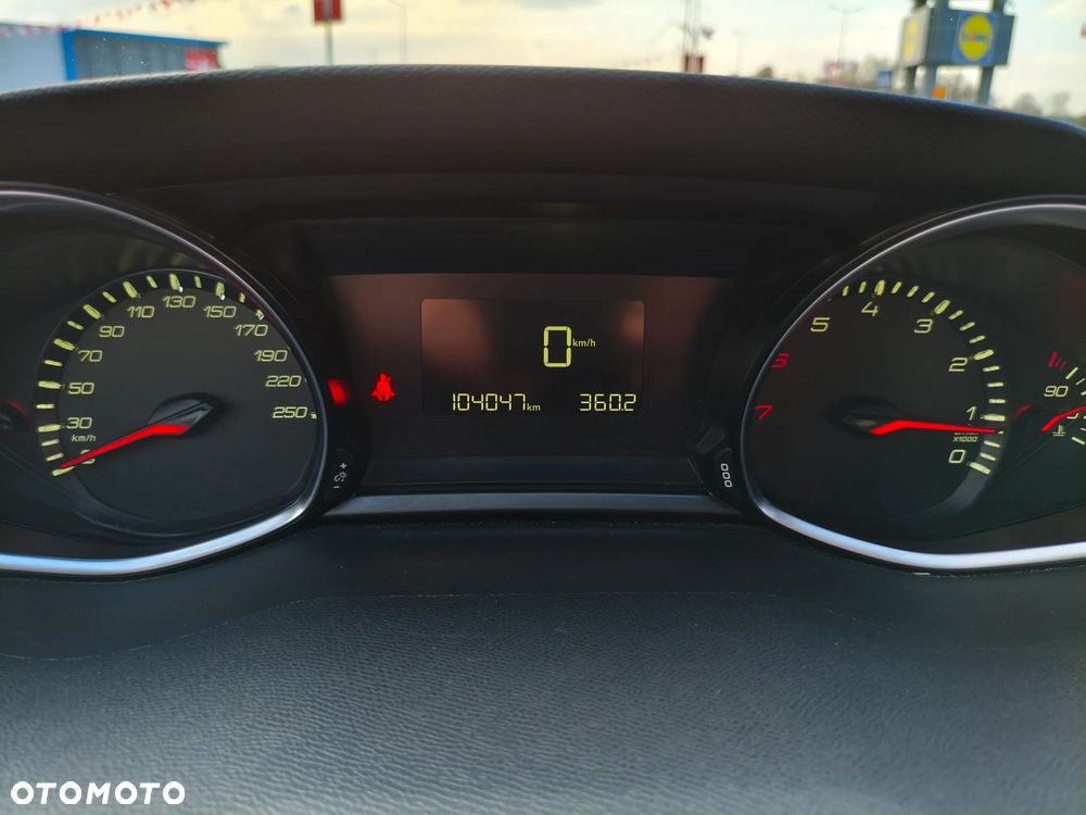 Peugeot 308 1.2 PureTech Allure S&S - 11