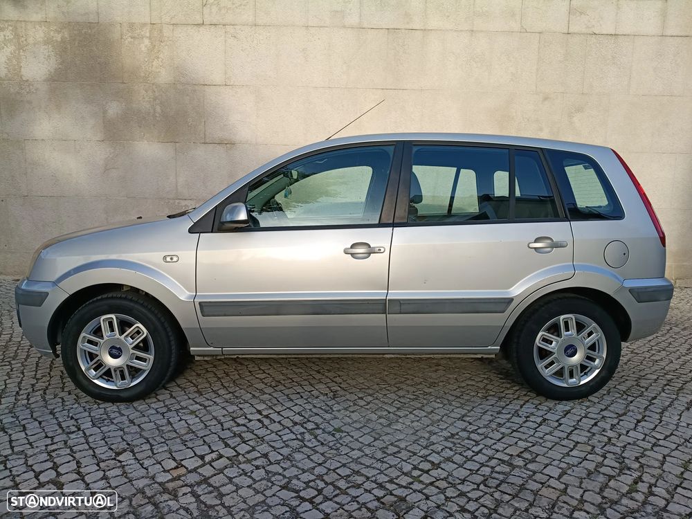 Ford Fusion 1.25 + - 15