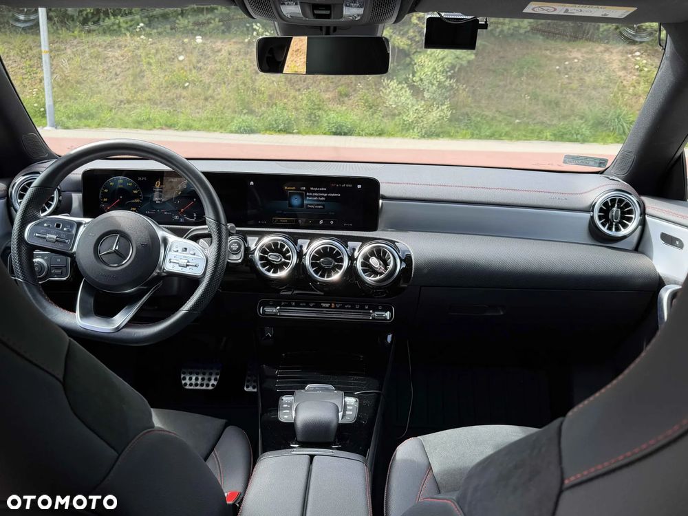 Mercedes-Benz CLA 250 4-Matic AMG Line 7G-DCT - 16