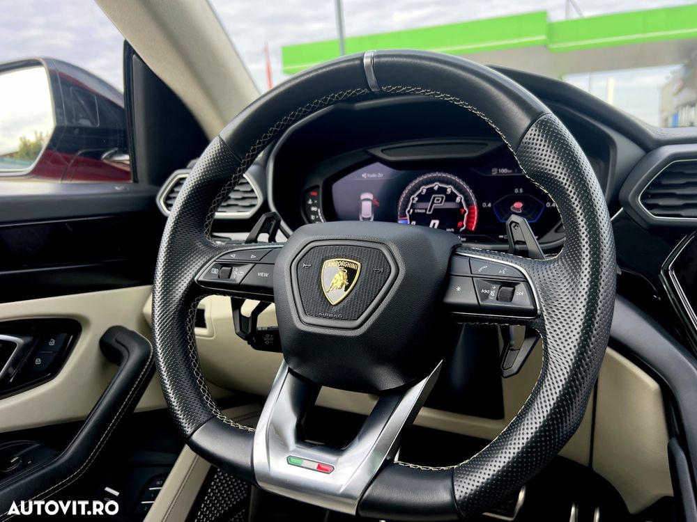 Lamborghini URUS - 12