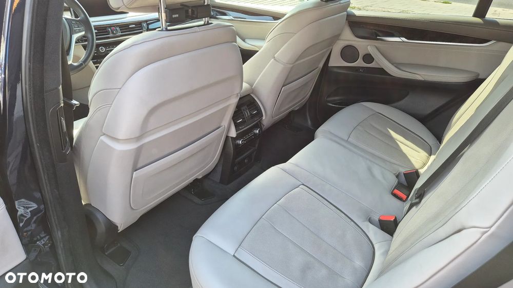 BMW X5 3.5i xDrive - 17