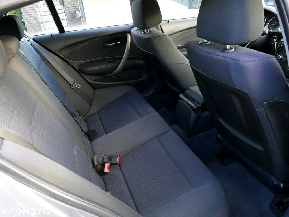 BMW Seria 1 118d Sport Line - 32