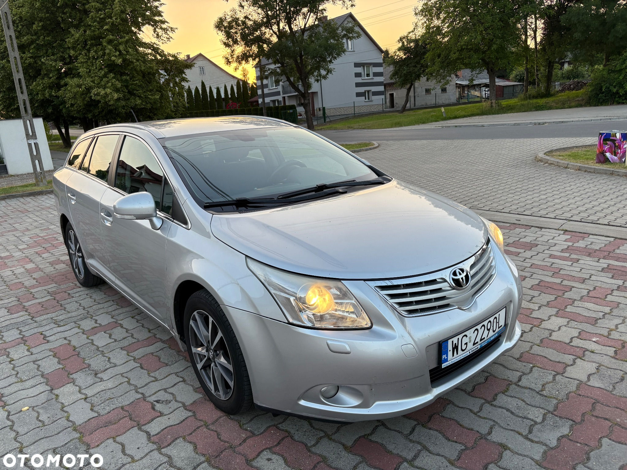 Toyota Avensis 2.0 D-4D Premium - 8
